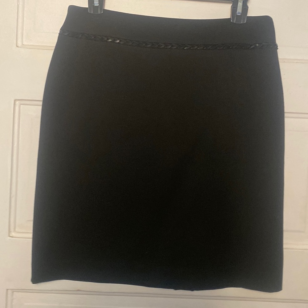 White House Black market gently used size 6 black dress skirt